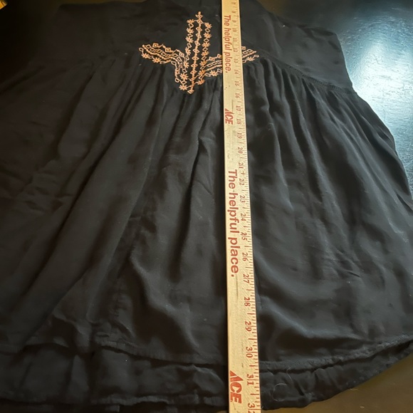 Umgee embroided dressy tank. - Picture 5 of 6